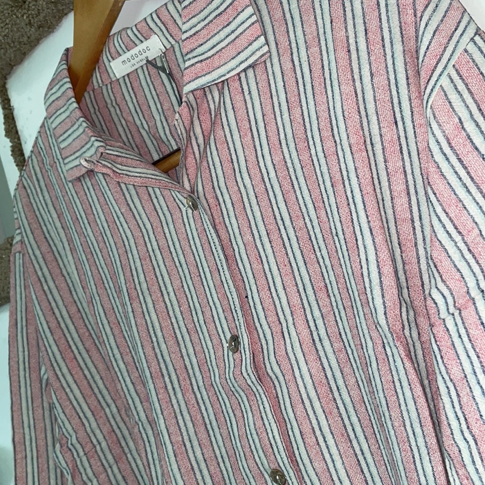🆕 MODODOC • Button-Down Top - Picture 2 of 5